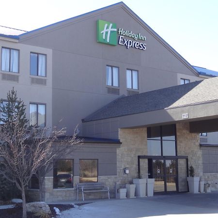 Holiday Inn Express Hotel Kansas City - Bonner Springs By Ihg Esterno foto
