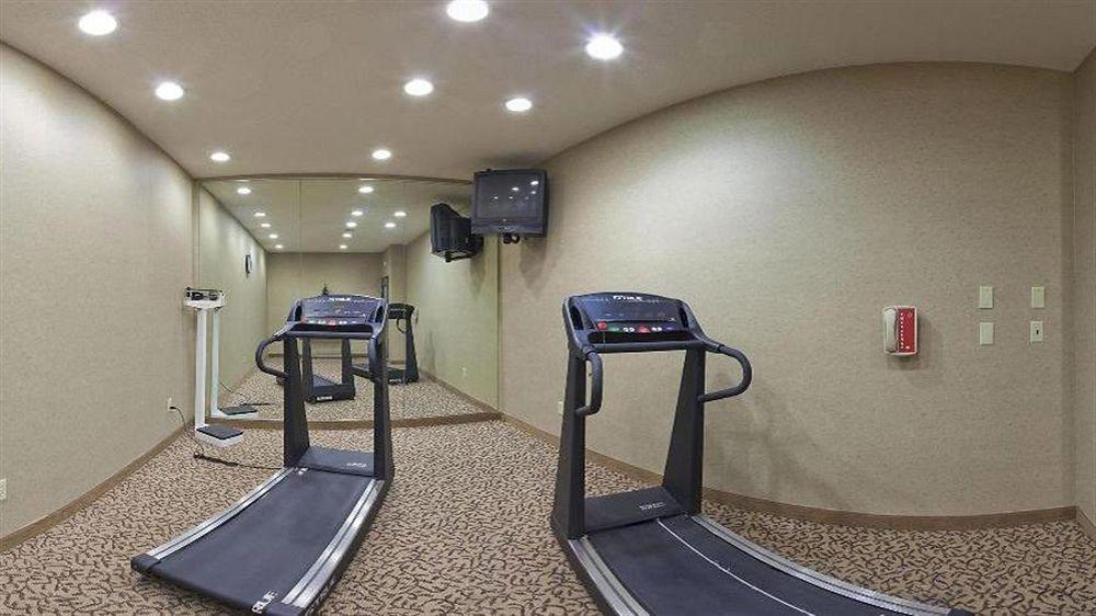 Holiday Inn Express Hotel Kansas City - Bonner Springs By Ihg Esterno foto