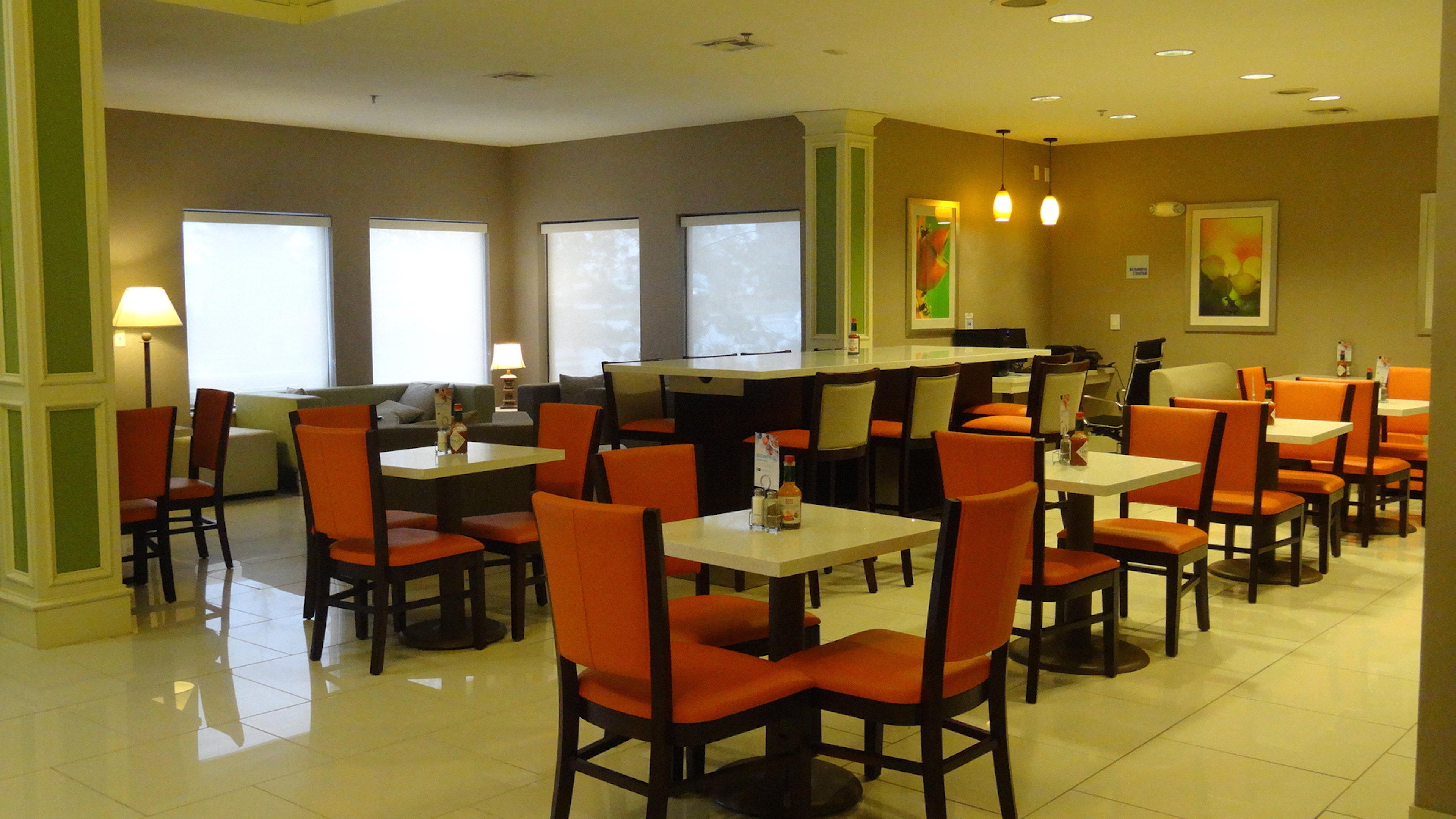 Holiday Inn Express Hotel Kansas City - Bonner Springs By Ihg Esterno foto