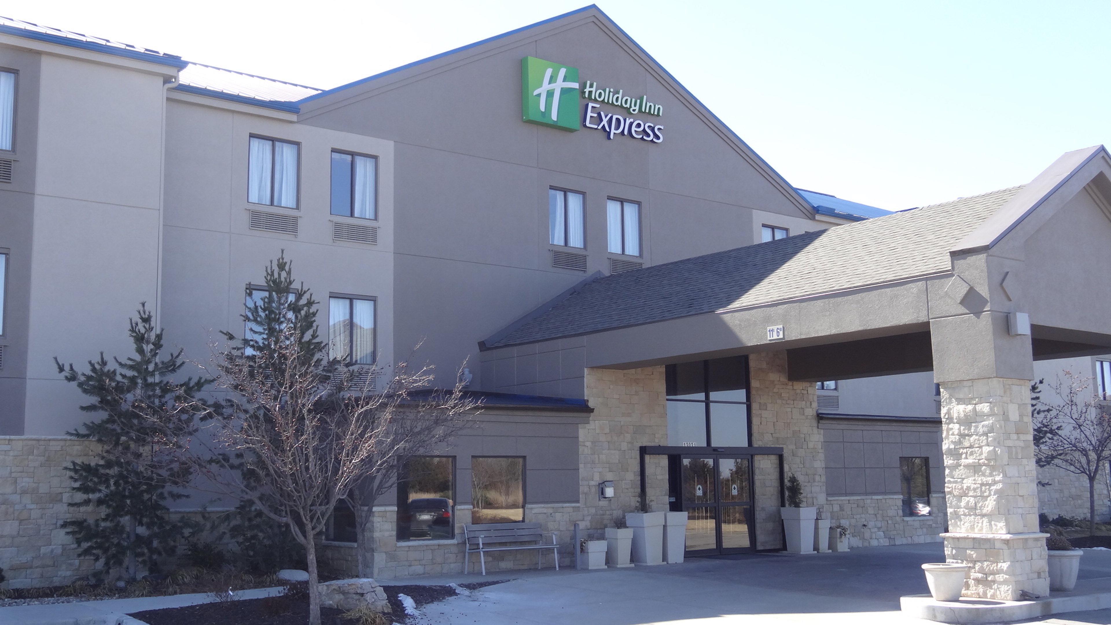 Holiday Inn Express Hotel Kansas City - Bonner Springs By Ihg Esterno foto