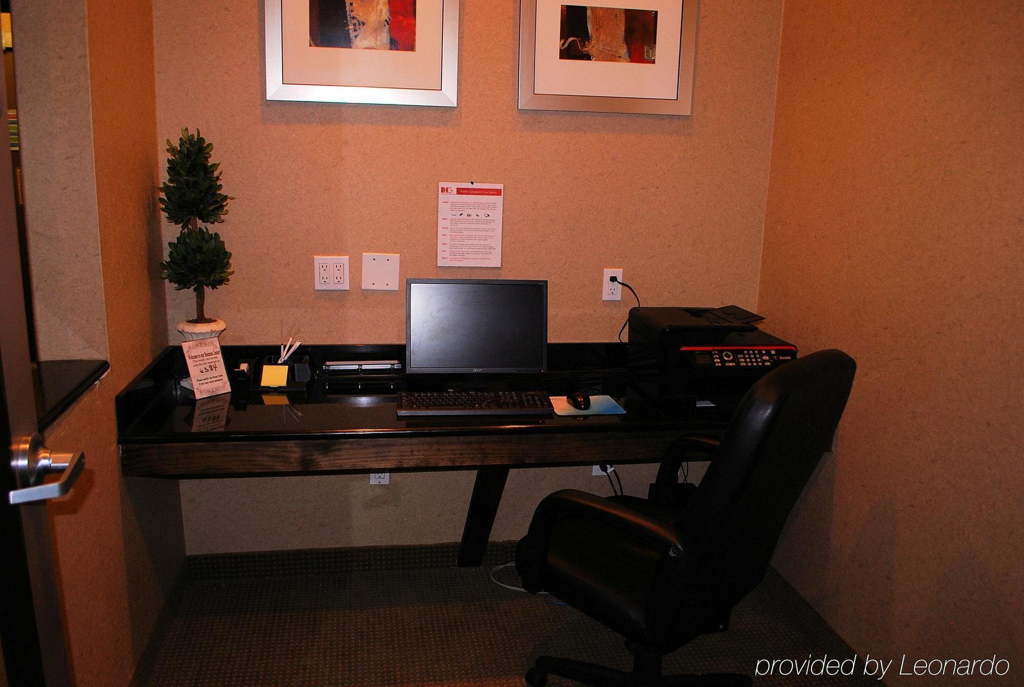 Holiday Inn Express Hotel Kansas City - Bonner Springs By Ihg Esterno foto